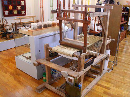 11月14日(月) 久米島 久米島紬の里 ユイマール館で久米島紬の織り＆染め体験ツアー