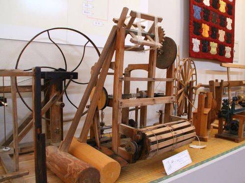 11月14日(月) 久米島 久米島紬の里 ユイマール館で久米島紬の織り＆染め体験ツアー