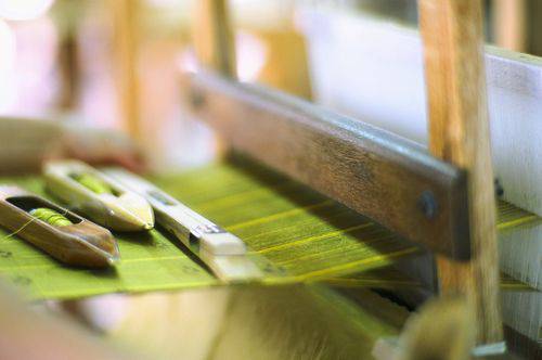 1月18日(水) 久米島 久米島紬の里 ユイマール館で久米島紬の織り＆染め体験ツアー