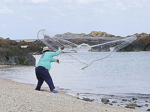 2月24日(金) 伊是名島 伊是名島の投げ網マスターが教える投げ網漁体験