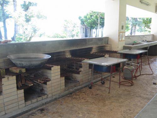 伊江島　水汲みから始める海人塩作り体験