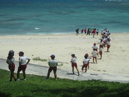 2月11日(土) 伊江島 水汲みから始める海人塩作り体験