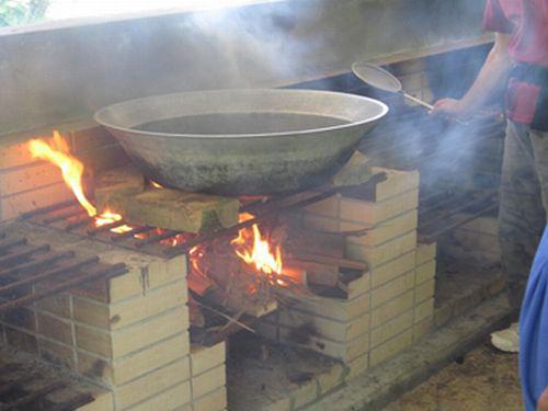 12月25日(日) 伊江島 水汲みから始める海人塩作り体験