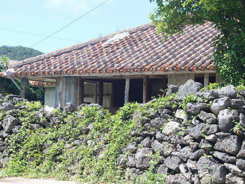 12月17日(土) 伊平屋島 島時間を満喫～島のガイドとぶらり集落さんぽ～